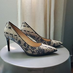 Coach label pumps